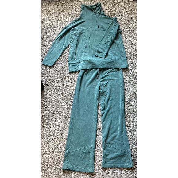 NWT FP Free People Movement Ready to Go Set Size Medium Evergreen - Picture 5 of 13